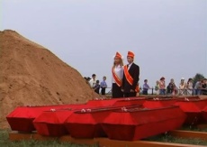 Перезахоронение останков 63 воинов (2007 год)